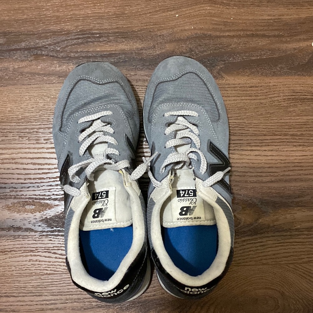 New Balance Grey 574’s fairly worn but wearable. Very comfortable
